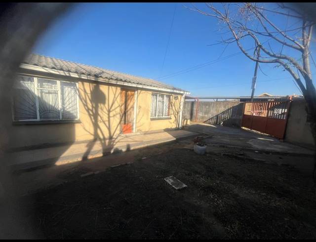 2 BEDROOM PROPERTY TO RENT IN MEADOWLANDS EAST